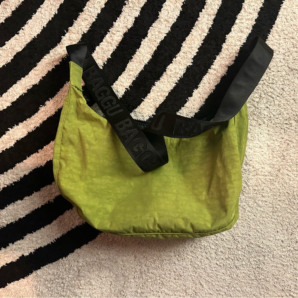 Avocado Medium Crescent